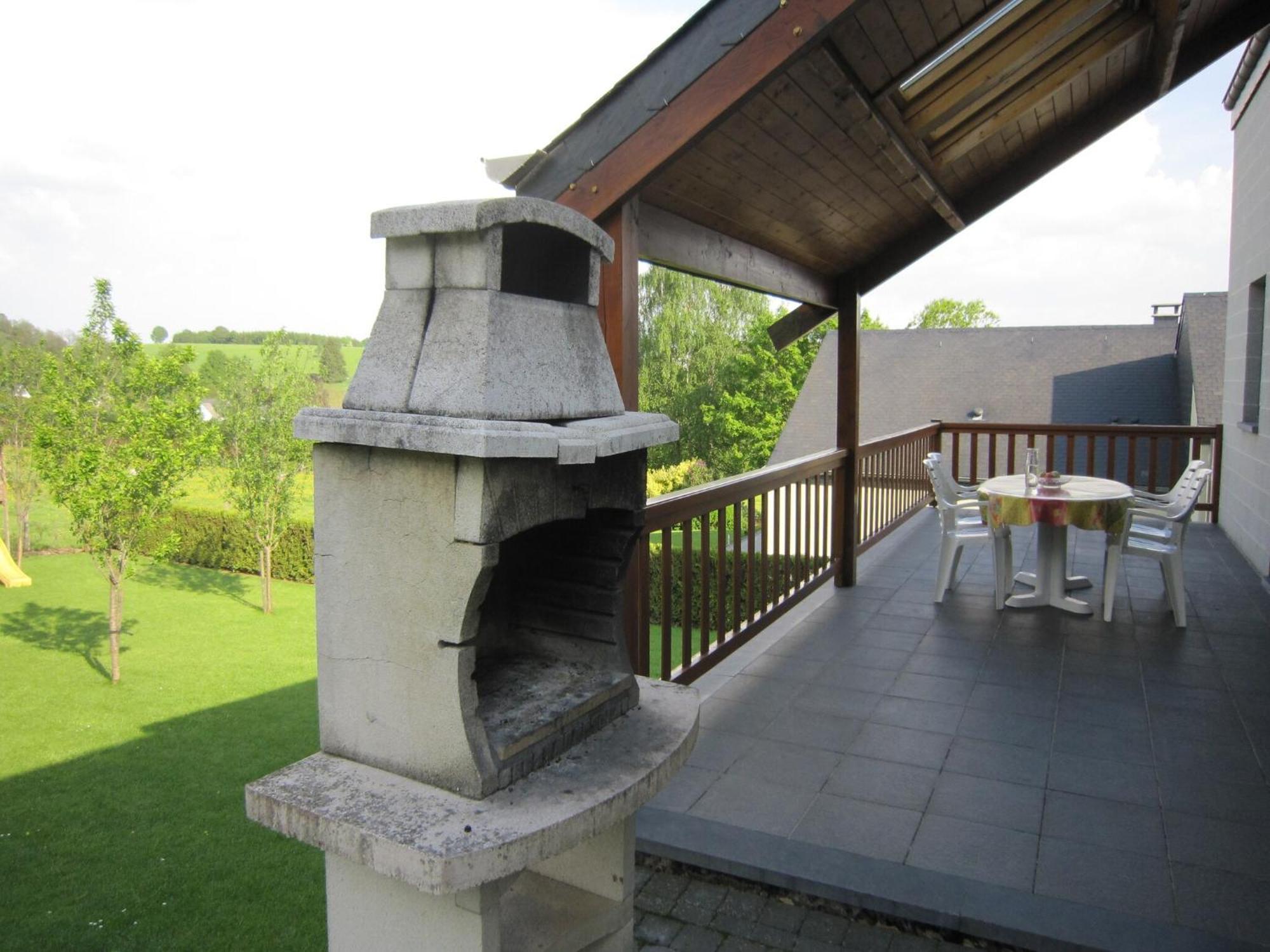 Contemporary Holiday Home In Houffalize With Private Garden ภายนอก รูปภาพ