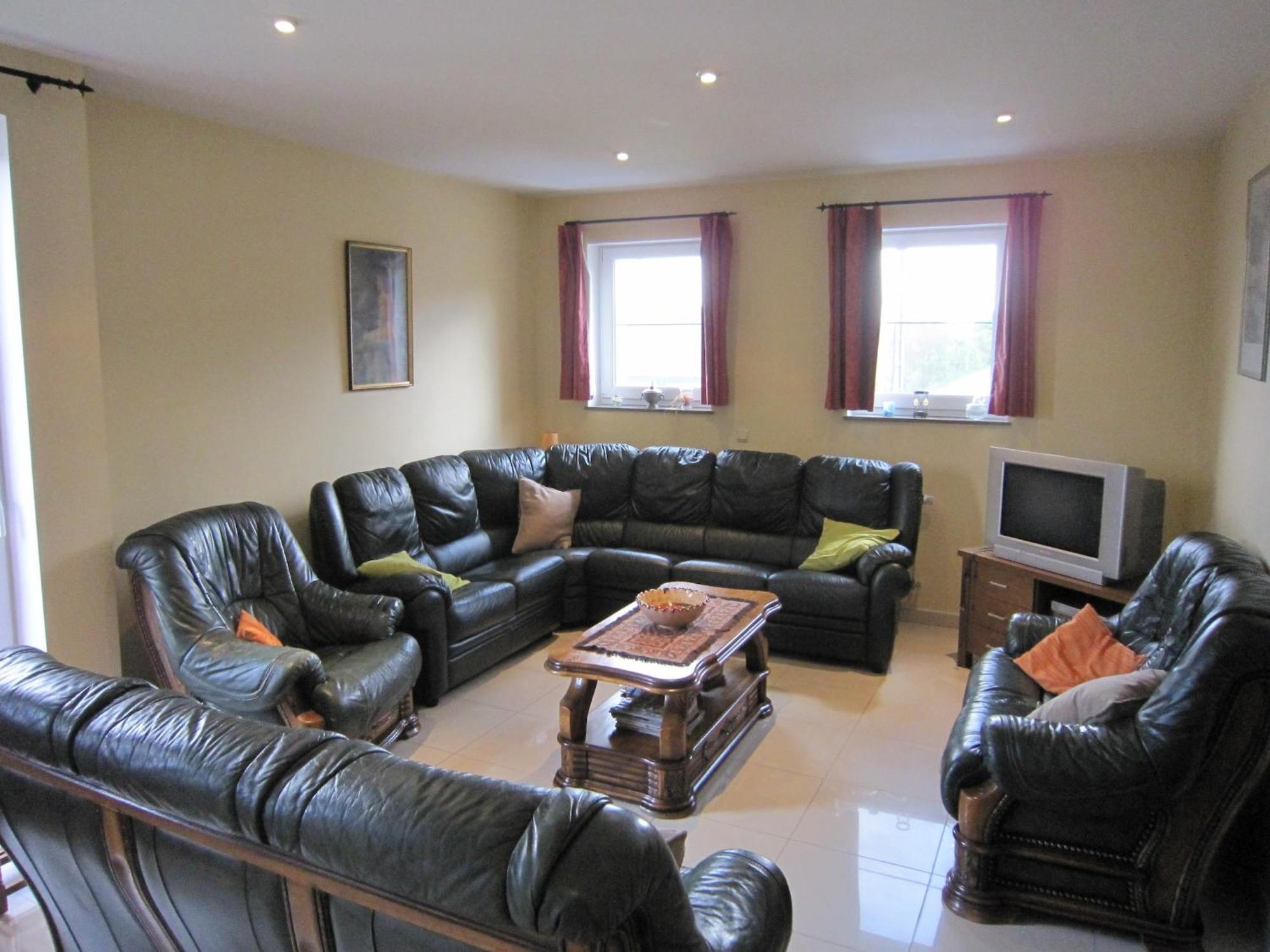 Contemporary Holiday Home In Houffalize With Private Garden ภายนอก รูปภาพ