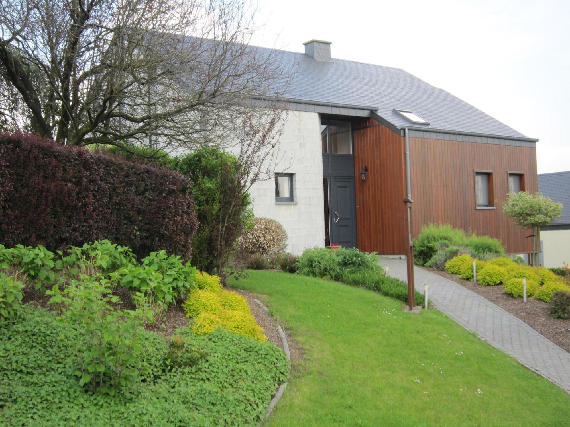 Contemporary Holiday Home In Houffalize With Private Garden ภายนอก รูปภาพ